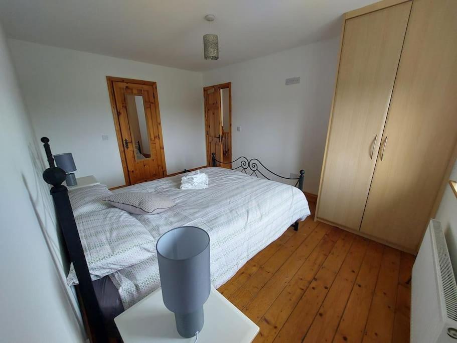 Bruff 3 Bed Semi-Detached House In A Quite Estateヴィラ エクステリア 写真